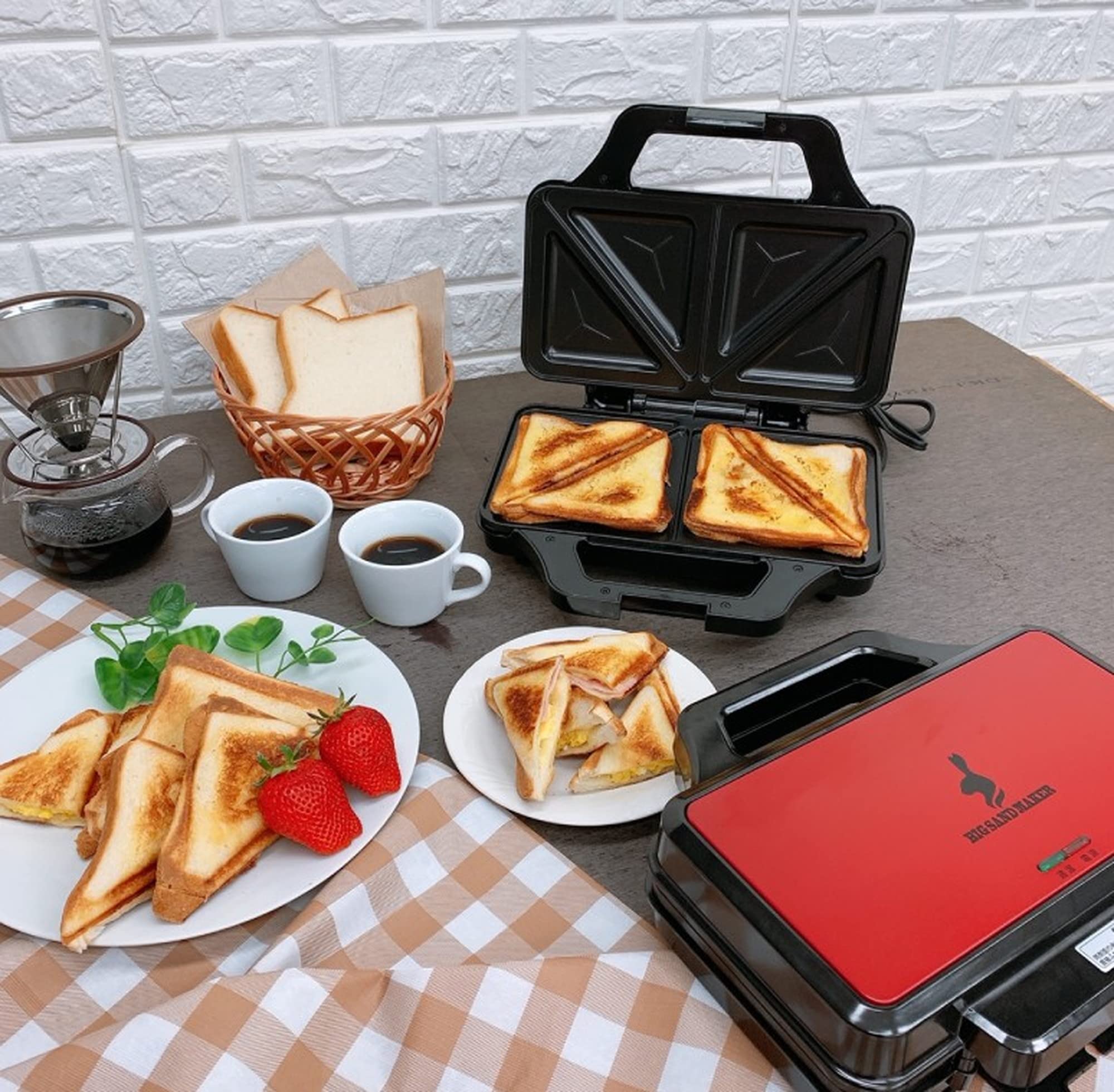 東京Deco 耳まで焼ける ビッグなホットサンドメーカー レッド [耳まで焼けるホットサンドメーカー] 一度に2個 フッ素コートプレート サンドイッチ マシン フェノール樹脂・アルミ i001