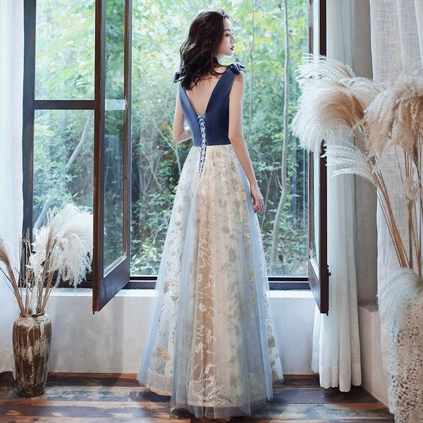 2021春パーティードレス 姫系 セクシーV襟 花嫁ロングドレス お呼ばれ 結婚式 誕生日 ロング丈 2021春パーティードレス 姫系 セクシーV襟 花嫁ロングドレス お呼ばれ 結婚式 誕生日 ロング丈