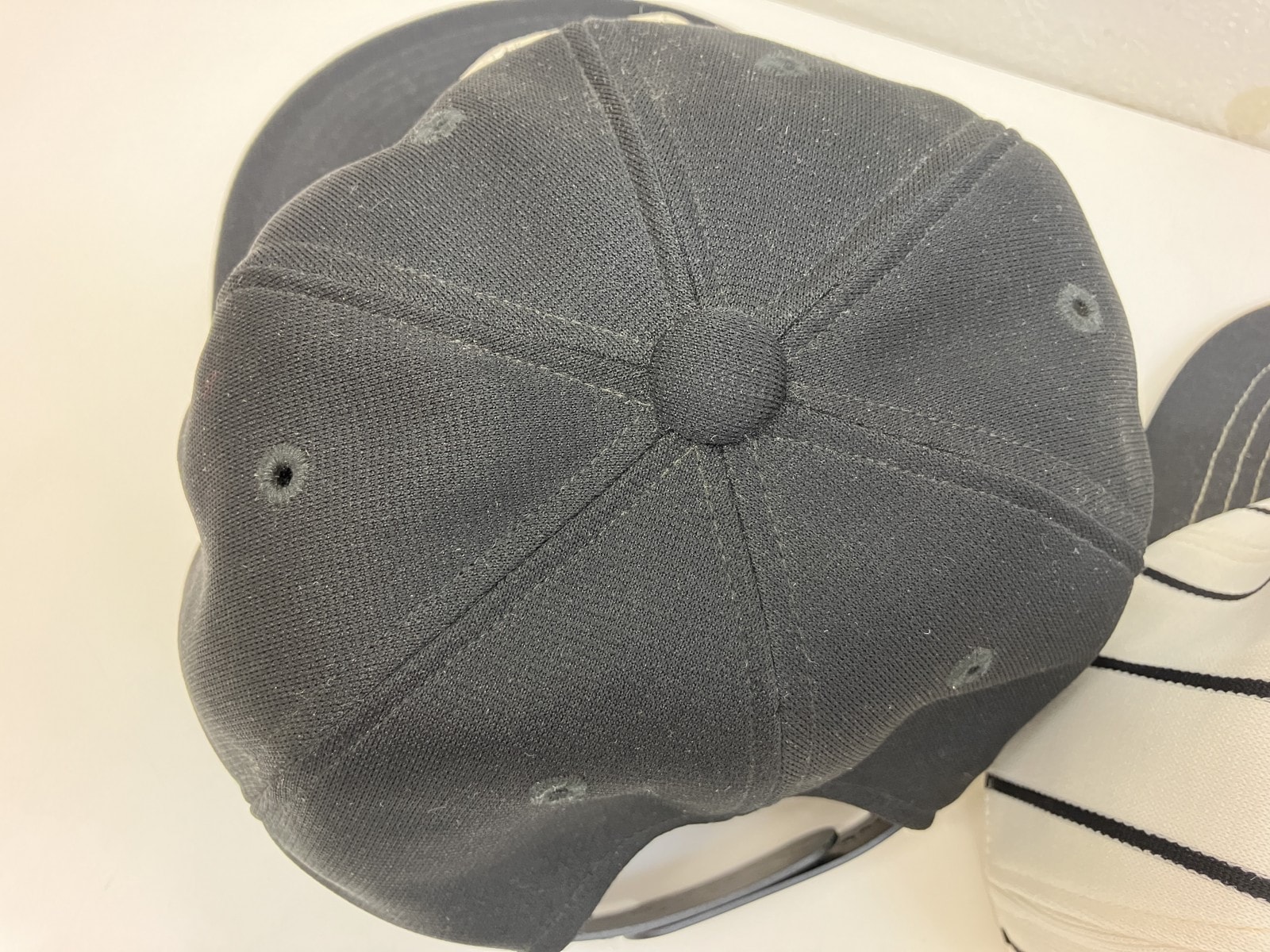 Hanshin Tigers 阪神タイガース 中央帽子 キャップ ブラック【中古】 ユニセックス Hanshin Tigers 阪神タイガース 中央帽子 キャップ ブラック【中古】 ユニセックス