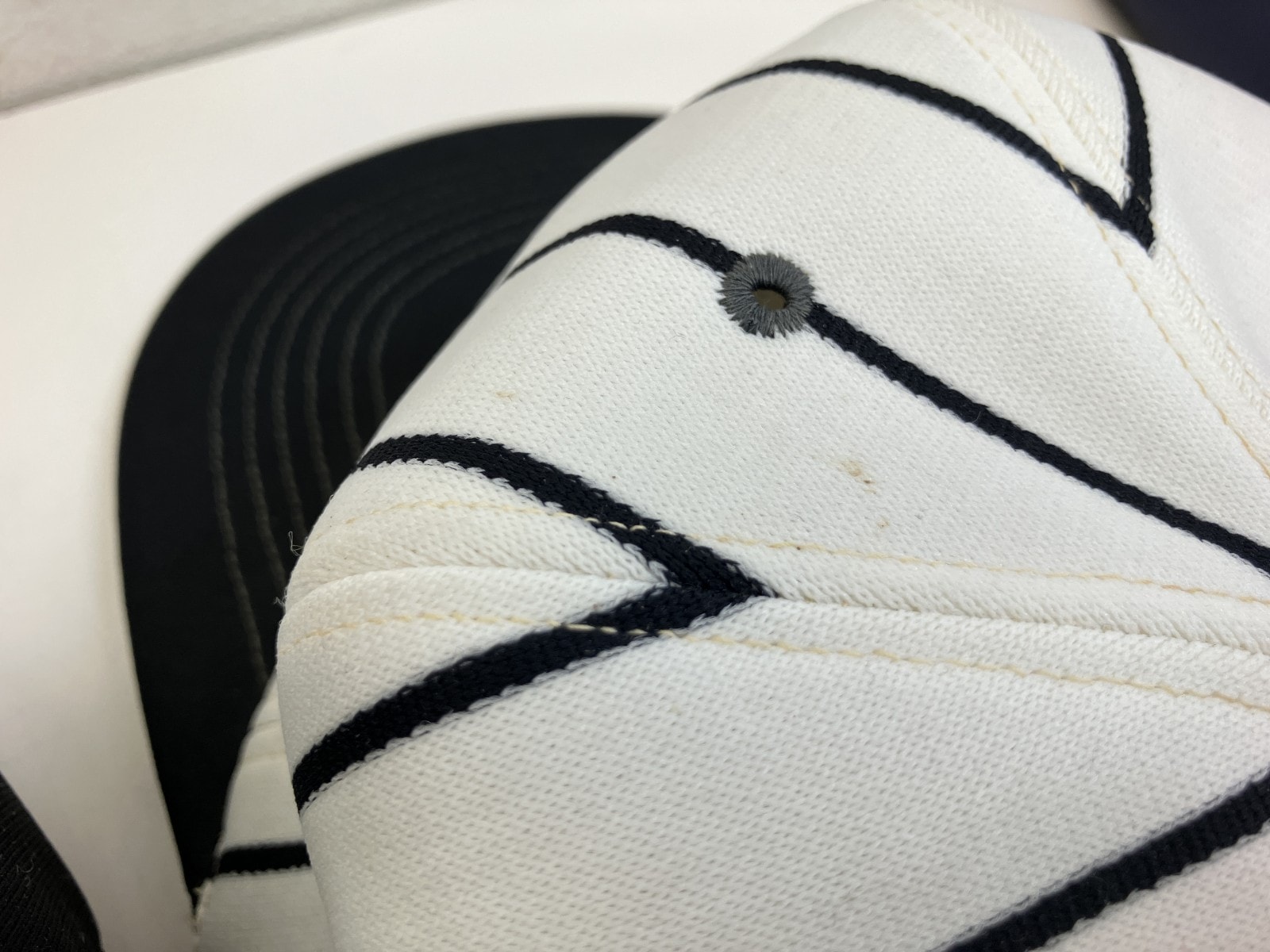 Hanshin Tigers 阪神タイガース 中央帽子 キャップ ブラック【中古】 ユニセックス Hanshin Tigers 阪神タイガース 中央帽子 キャップ ブラック【中古】 ユニセックス