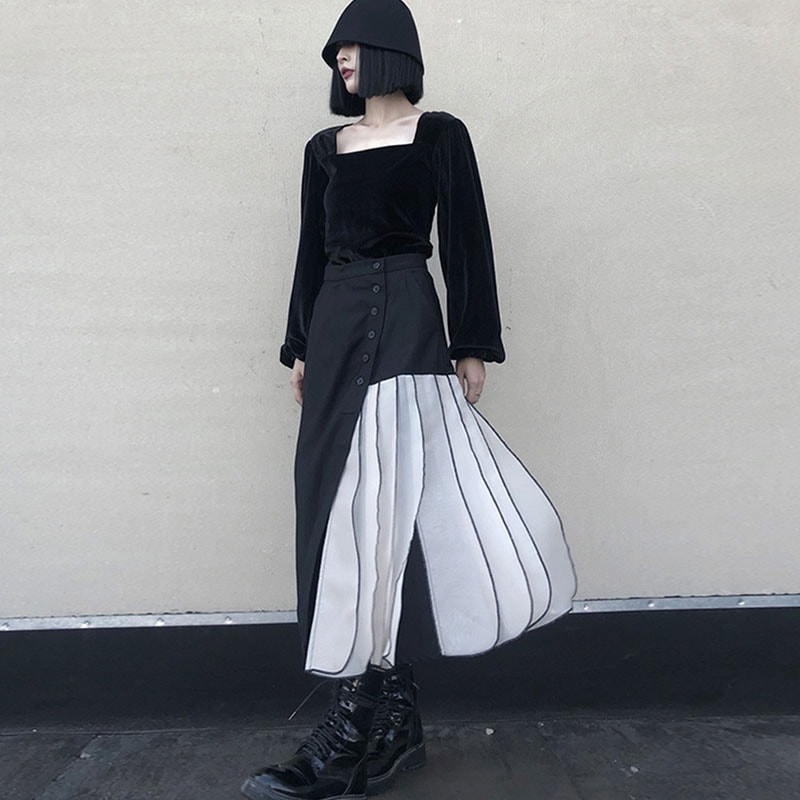 ブラックベルベットスクエアネック長袖Tシャツレディース秋ニュースタイルパフスリーブファッションブラックスリムフィット明らかに襟骨レディースボトミングシャツオールマッチトレンド婦人服 ブラックベルベットスクエアネック長袖Tシャツレディース秋ニュースタイルパフスリーブファッションブラックスリムフィット明らかに襟骨レディースボトミングシャツオールマッチトレンド婦人服