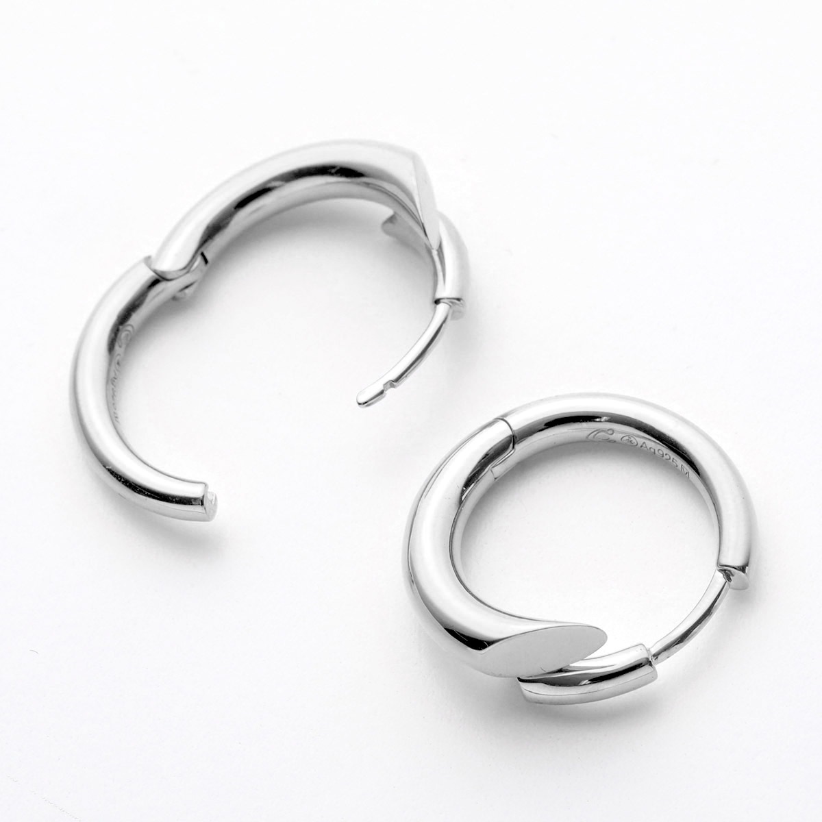 Charlotte Chesnais シャルロットシェネ フープピアス Creoles Biseau クレオール ビゾー 24BO130AR レディース アクセ】 Charlotte Chesnais シャルロットシェネ フープピアス Creoles Biseau クレオール ビゾー 24BO130AR レディース アクセ】