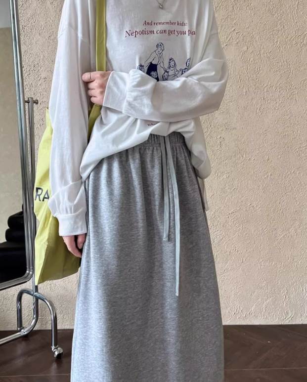 【送料無料】ブラック カラバリあり 伸縮性 落ち感 ウエストゴム ハイウエスト Aライン ロング丈 ひざ下 秋 スウェット レディース ボトムス