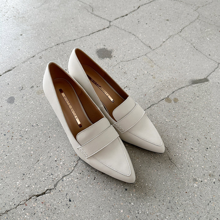 ローファー パンプス 天然牛革 プレーン ポインテッドトゥ レディース 黒 ベージュ 白