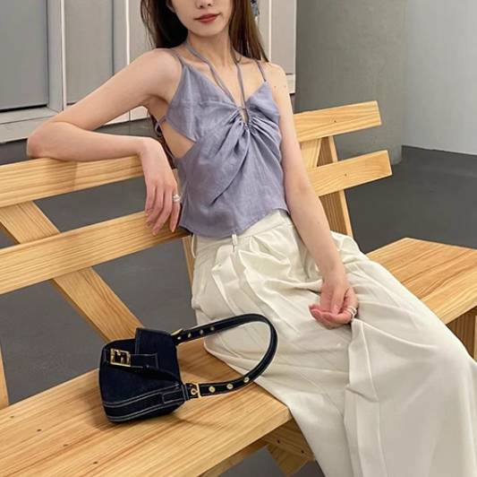 レディース トップス 袖なし ノースリーブ キャミソール ホルターネック 襟なし 肌見せ 薄手 かわいい 大人可愛い 上品 おしゃれ ガーリー 存在感 ラブリー キュート 都会的 ロマンティック フェ レディース トップス 袖なし ノースリーブ キャミソール ホルターネック 襟なし 肌見せ 薄手 かわいい 大人可愛い 上品 おしゃれ ガーリー 存在感 ラブリー キュート 都会的 ロマンティック フェ