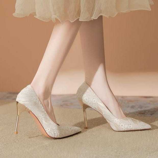 2025新作 パンプス レディース ポインテッドトゥ 歩きやすい7.5cmピンヒール 痛くない 走れる 白 オフィスシューズ スリッポン 疲れない 韓国ファッション パンプス準備したいレイング 2025新作 パンプス レディース ポインテッドトゥ 歩きやすい7.5cmピンヒール 痛くない 走れる 白 オフィスシューズ スリッポン 疲れない 韓国ファッション パンプス準備したいレイング