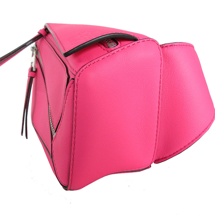 ロエベ LOEWE ボディバッグ パズル バムバッグ ミニ レザー ネオンピンク シルバー レディース s0429a ロエベ LOEWE ボディバッグ パズル バムバッグ ミニ レザー ネオンピンク シルバー レディース s0429a