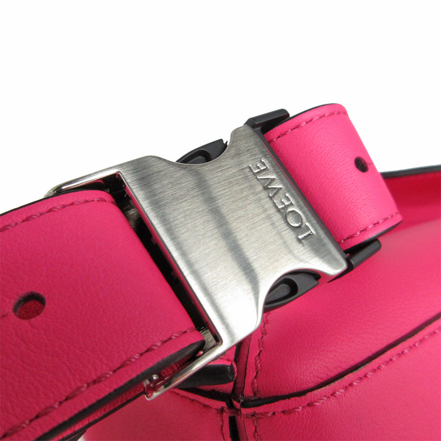 ロエベ LOEWE ボディバッグ パズル バムバッグ ミニ レザー ネオンピンク シルバー レディース s0429a ロエベ LOEWE ボディバッグ パズル バムバッグ ミニ レザー ネオンピンク シルバー レディース s0429a