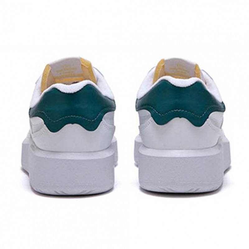 ニューバランスシューズ CT302LF