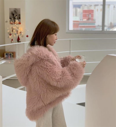 韓国ファッション 怠惰な風 ドルマンスリーブ フード付き フェイクフォックスファー ぬいぐるみコート 韓国ファッション 怠惰な風 ドルマンスリーブ フード付き フェイクフォックスファー ぬいぐるみコート