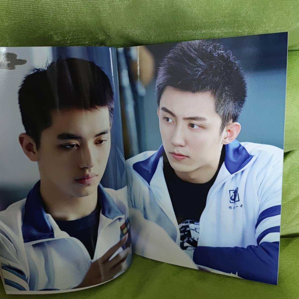 中国ドラマBL『ハロイン』原作『上隠』 顧海 白洛因 黄景瑜 許魏洲 ファンブック 写真ブック 画集 A4サイズ写真集 52p 中国限定グッズ