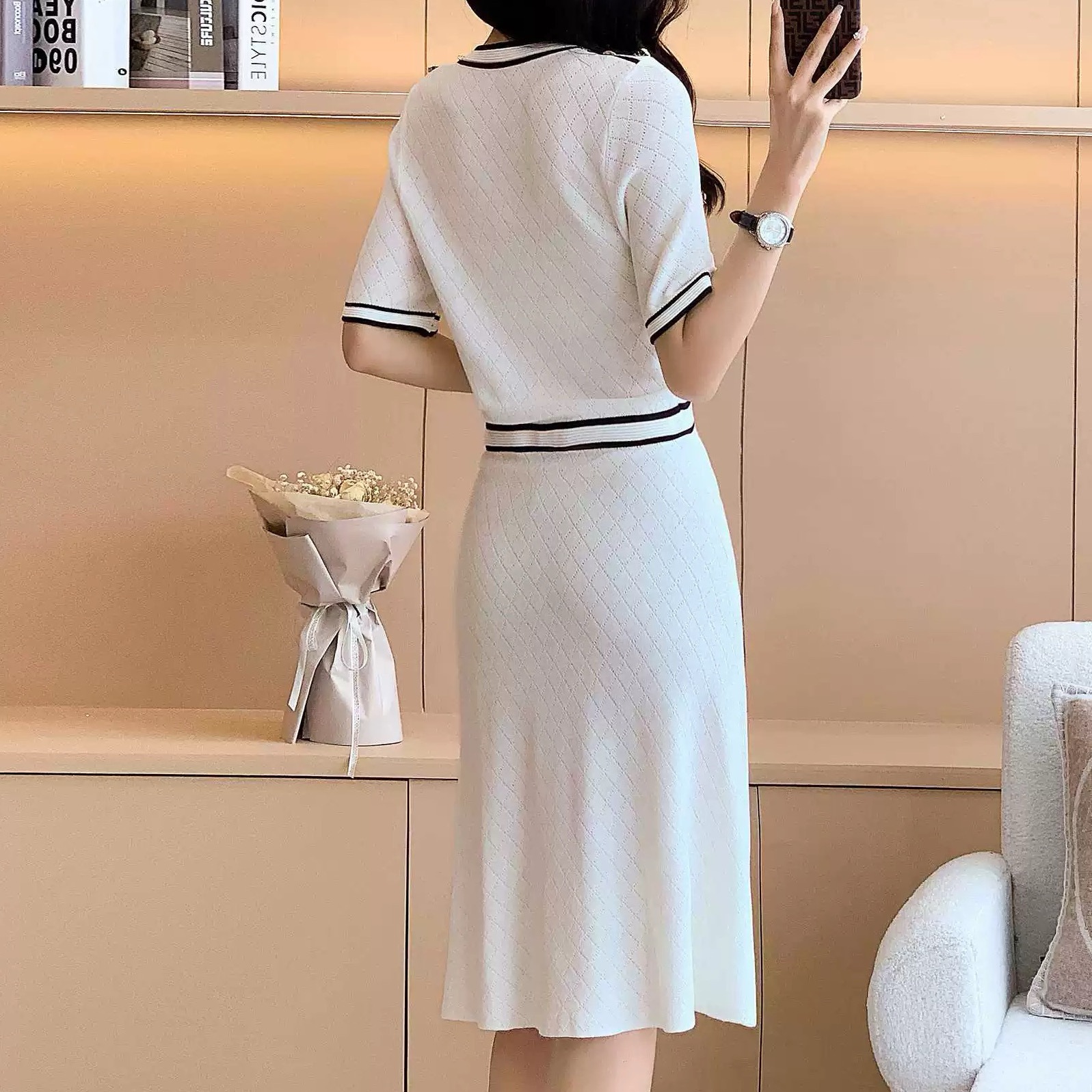 レディース ワンピース ニット サマーニット ニットワンピ 膝丈 ミドル丈 半袖 ラウンドネック Aライン フェミニン ハイウエスト ボタン バイカラー 配色 大人可愛い きれいめ シンプル 上品 レディース ワンピース ニット サマーニット ニットワンピ 膝丈 ミドル丈 半袖 ラウンドネック Aライン フェミニン ハイウエスト ボタン バイカラー 配色 大人可愛い きれいめ シンプル 上品