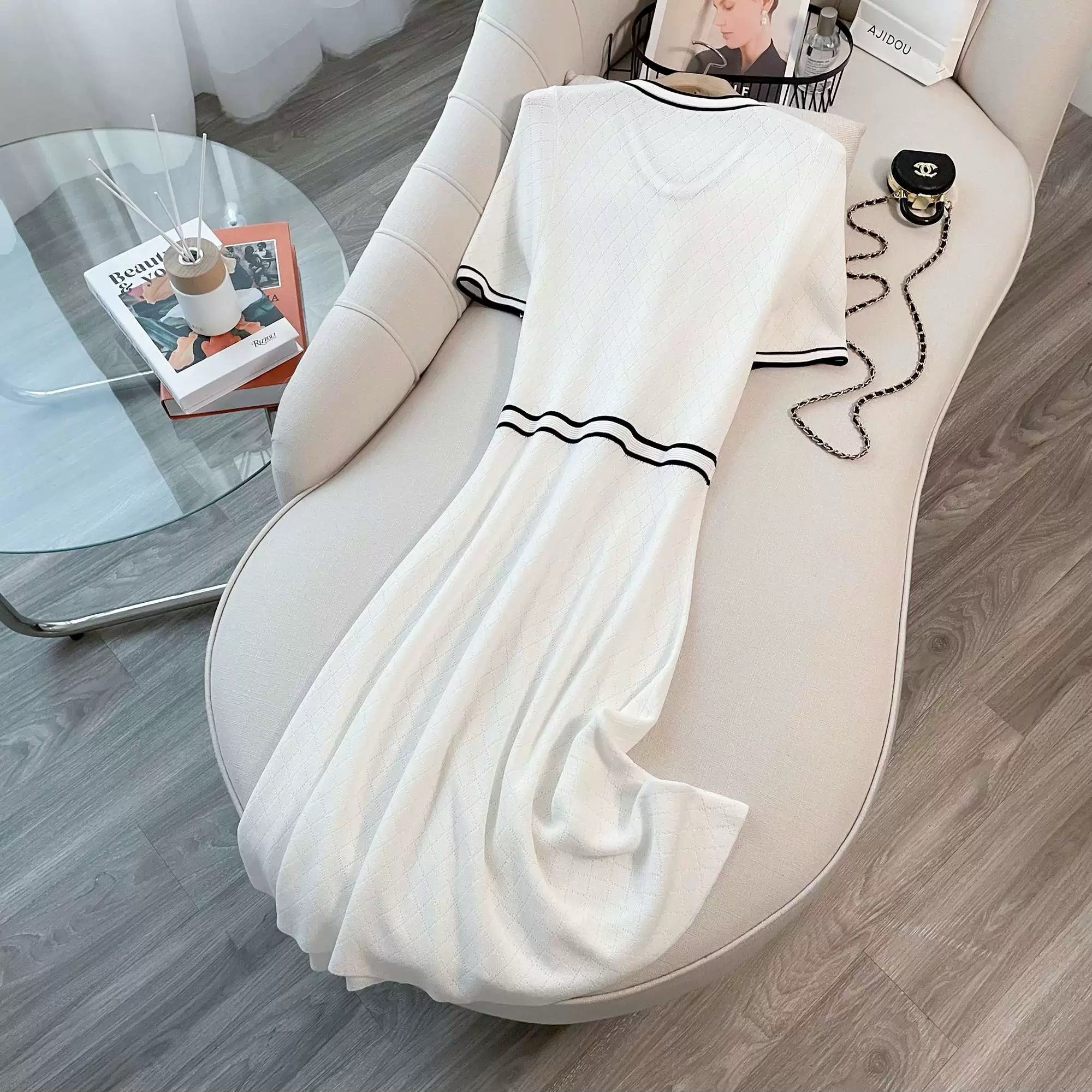 レディース ワンピース ニット サマーニット ニットワンピ 膝丈 ミドル丈 半袖 ラウンドネック Aライン フェミニン ハイウエスト ボタン バイカラー 配色 大人可愛い きれいめ シンプル 上品 レディース ワンピース ニット サマーニット ニットワンピ 膝丈 ミドル丈 半袖 ラウンドネック Aライン フェミニン ハイウエスト ボタン バイカラー 配色 大人可愛い きれいめ シンプル 上品