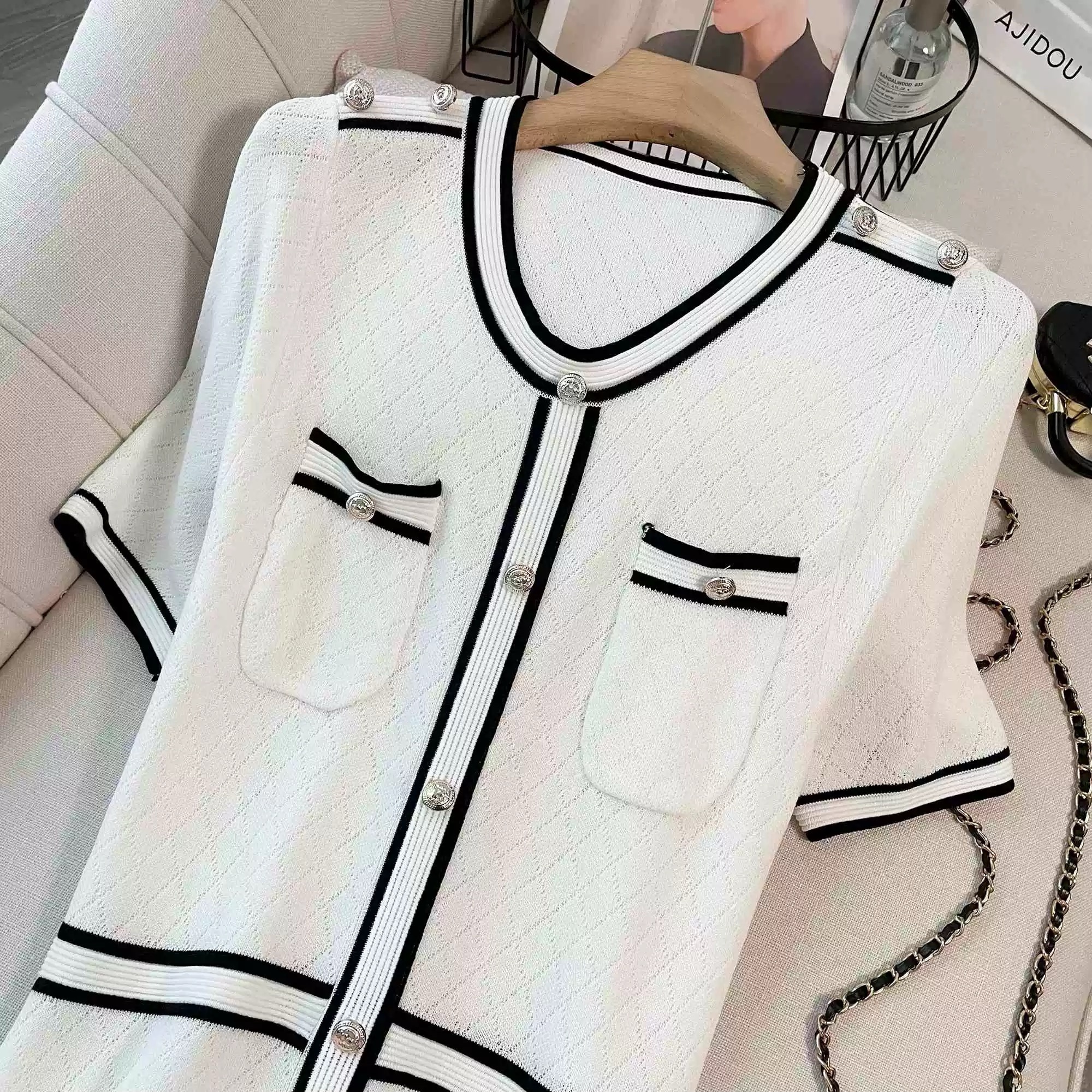 レディース ワンピース ニット サマーニット ニットワンピ 膝丈 ミドル丈 半袖 ラウンドネック Aライン フェミニン ハイウエスト ボタン バイカラー 配色 大人可愛い きれいめ シンプル 上品 レディース ワンピース ニット サマーニット ニットワンピ 膝丈 ミドル丈 半袖 ラウンドネック Aライン フェミニン ハイウエスト ボタン バイカラー 配色 大人可愛い きれいめ シンプル 上品