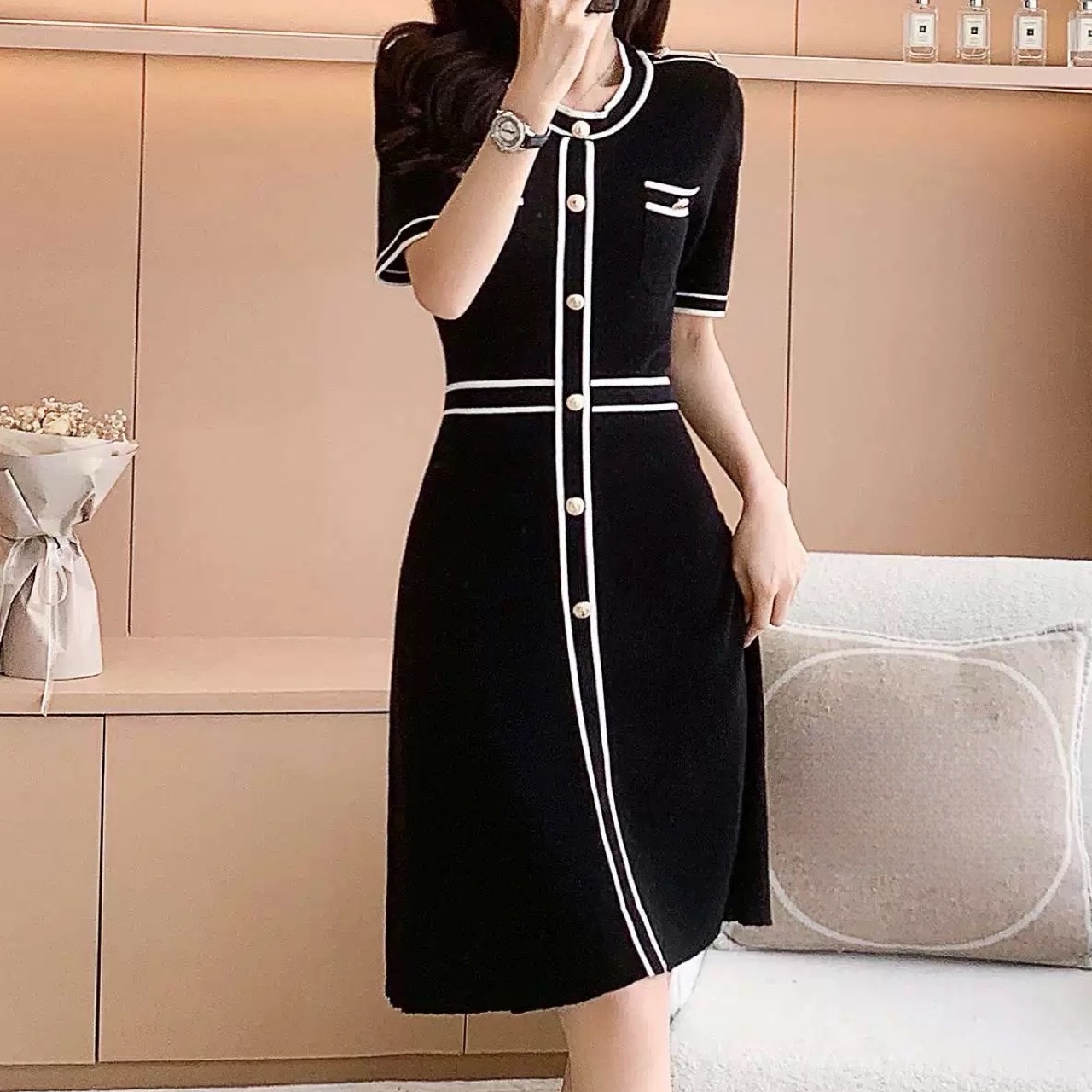 レディース ワンピース ニット サマーニット ニットワンピ 膝丈 ミドル丈 半袖 ラウンドネック Aライン フェミニン ハイウエスト ボタン バイカラー 配色 大人可愛い きれいめ シンプル 上品 レディース ワンピース ニット サマーニット ニットワンピ 膝丈 ミドル丈 半袖 ラウンドネック Aライン フェミニン ハイウエスト ボタン バイカラー 配色 大人可愛い きれいめ シンプル 上品