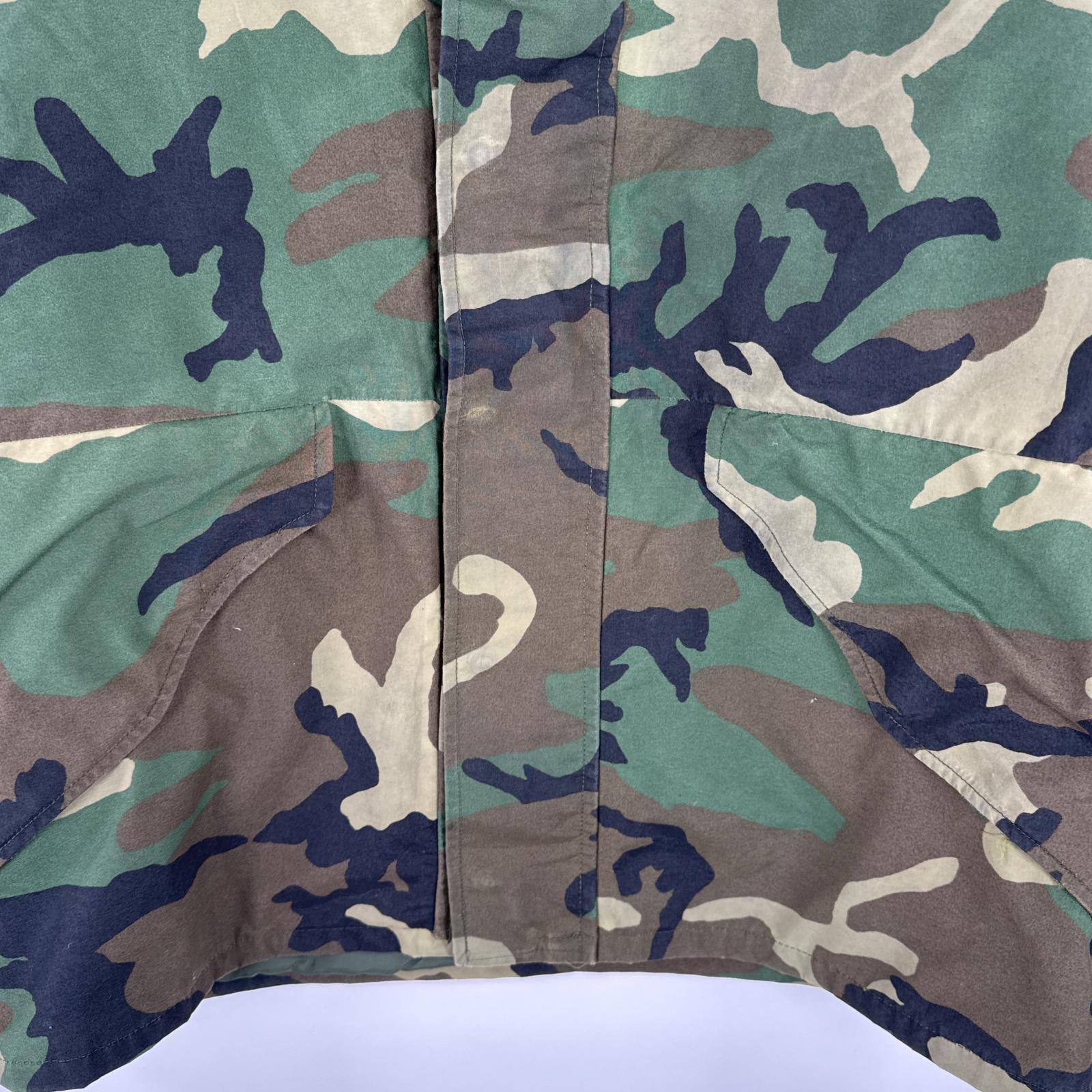 古着 ミリタリージャケット ECWCS GORE-TEX ウッドランドカモ ゴアテックス マウンテンパーカー 実物 米軍 迷彩 medium regular メンズ 古着 ミリタリージャケット ECWCS GORE-TEX ウッドランドカモ ゴアテックス マウンテンパーカー 実物 米軍 迷彩 medium regular メンズ