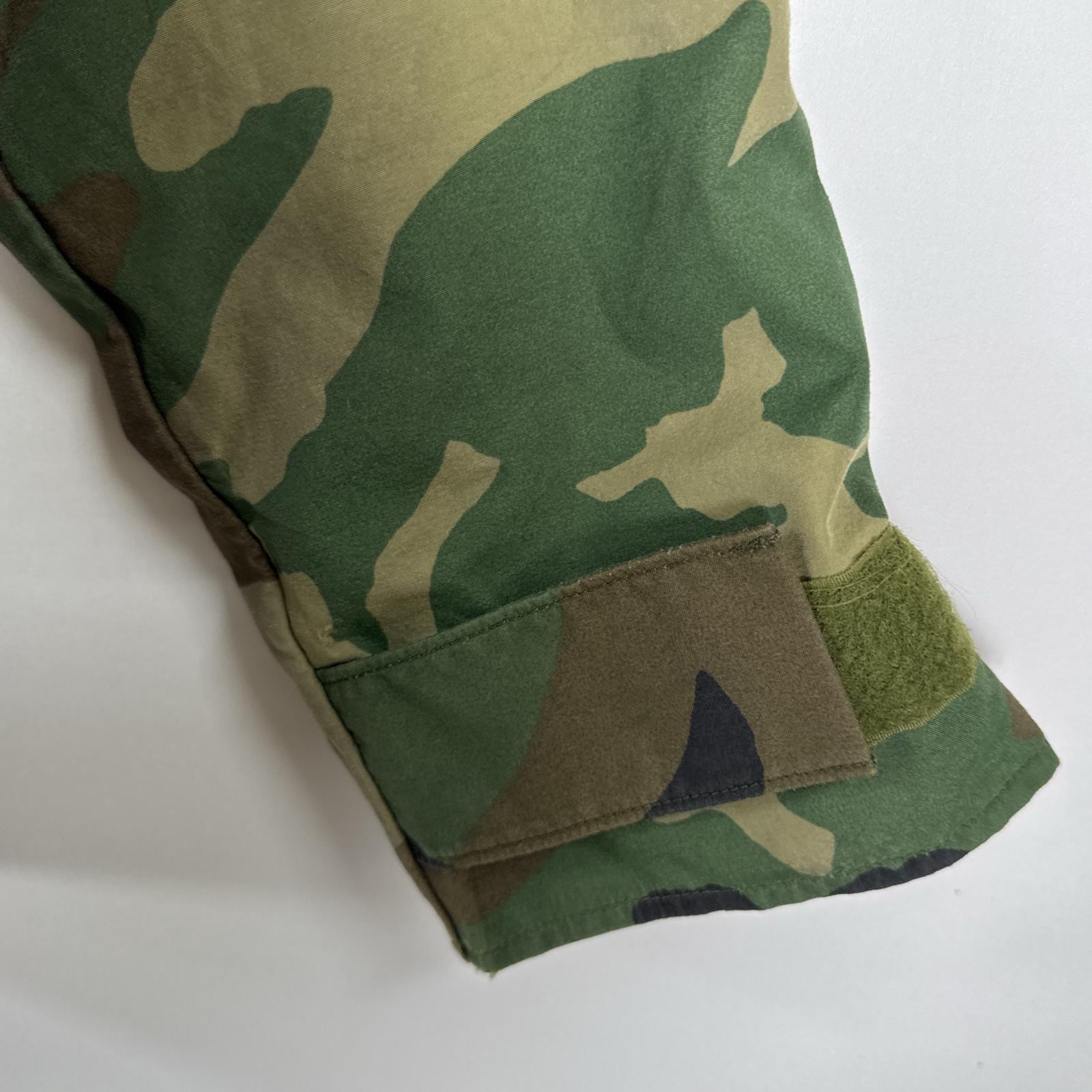 古着 ミリタリージャケット ECWCS GORE-TEX ウッドランドカモ ゴアテックス マウンテンパーカー 実物 米軍 迷彩 medium regular メンズ 古着 ミリタリージャケット ECWCS GORE-TEX ウッドランドカモ ゴアテックス マウンテンパーカー 実物 米軍 迷彩 medium regular メンズ