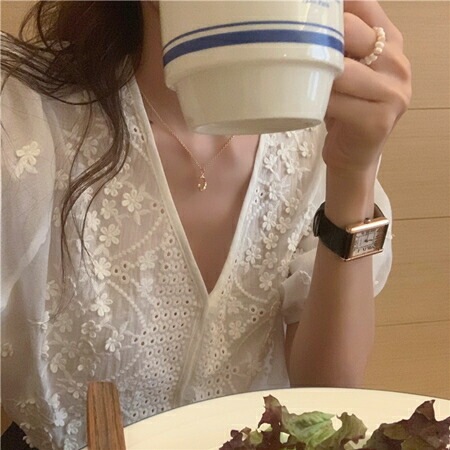 ブラウス シャツ 韓国 ファッション レディース 春 夏 カジュアル コーデ シンプル 定番 セレカジ 20代 30代 40代 2025 立体フラワー パンチングレース フェミニン