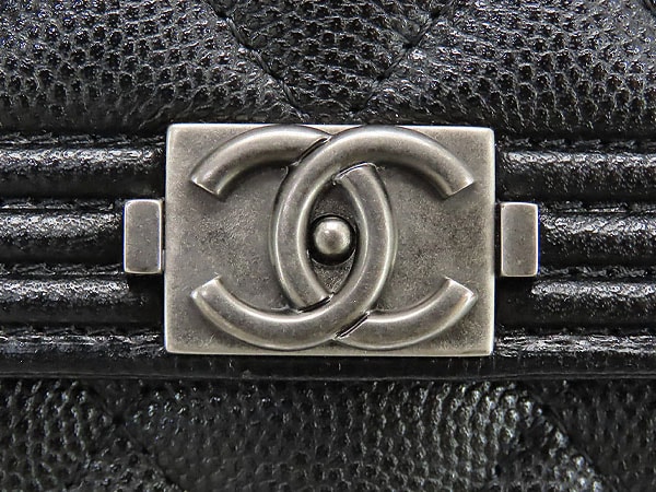 ほぼ新品シャネルマトラッセボーイシャネルキャビアスキン二つ折り長財布ブラックアンティークシルバー金具A80286