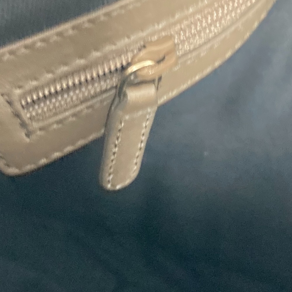 ショルダーバッグ ブルガリブルガリ ロゴ カバン 肩掛け レザー グレー ショルダーバッグ ブルガリブルガリ ロゴ カバン 肩掛け レザー グレー