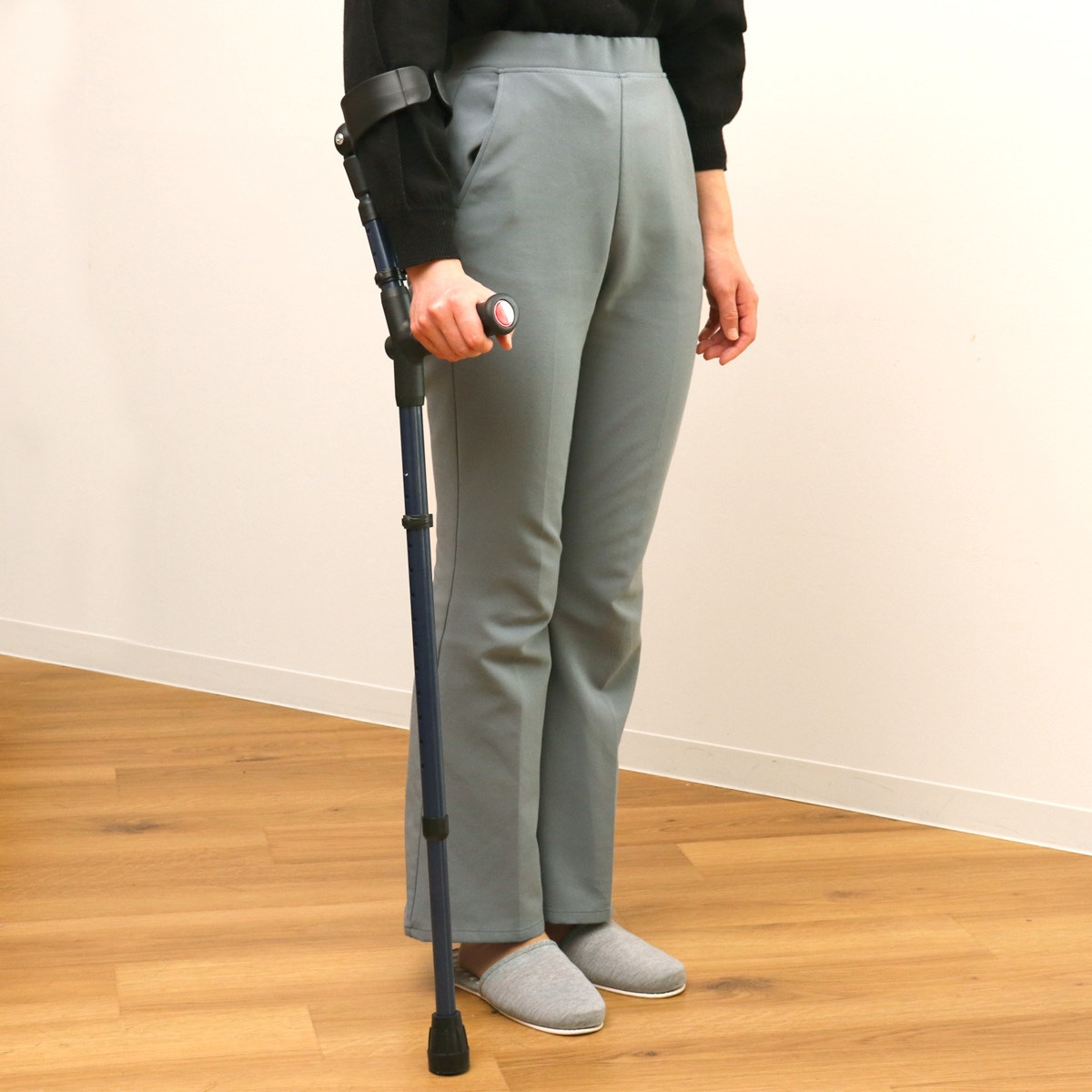 杖 前腕部支持型杖 オールニーズクラッチ O型 右手用 クラッチ杖 つえ ステッキ 右利き 伸縮 松葉杖 クローズドカフ 長さ調節 軽量 介護 歩行補助 介護用品 13段階調節 歩行 補助 杖 前腕部支持型杖 オールニーズクラッチ O型 右手用 クラッチ杖 つえ ステッキ 右利き 伸縮 松葉杖 クローズドカフ 長さ調節 軽量 介護 歩行補助 介護用品 13段階調節 歩行 補助