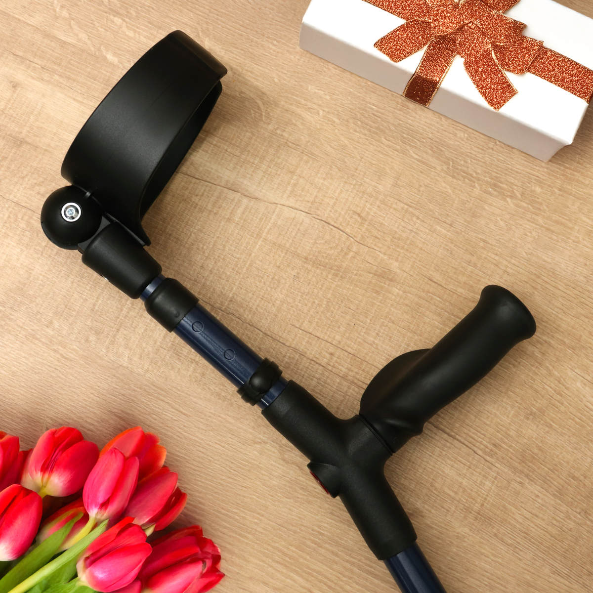 杖 前腕部支持型杖 オールニーズクラッチ O型 右手用 クラッチ杖 つえ ステッキ 右利き 伸縮 松葉杖 クローズドカフ 長さ調節 軽量 介護 歩行補助 介護用品 13段階調節 歩行 補助 杖 前腕部支持型杖 オールニーズクラッチ O型 右手用 クラッチ杖 つえ ステッキ 右利き 伸縮 松葉杖 クローズドカフ 長さ調節 軽量 介護 歩行補助 介護用品 13段階調節 歩行 補助