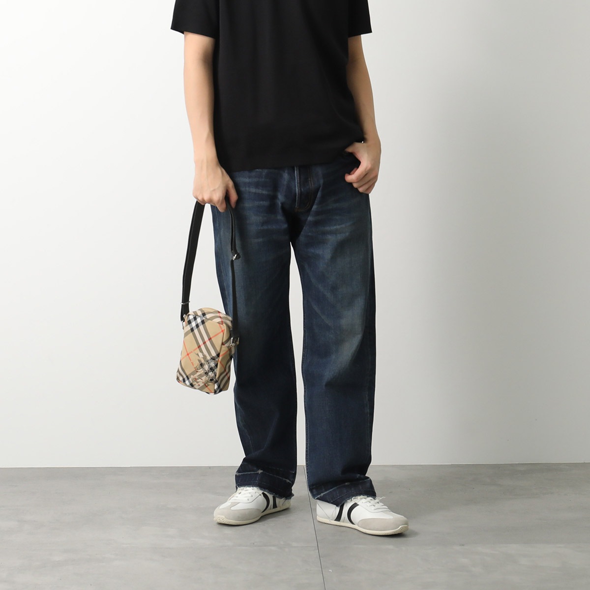 BURBERRY バーバリー フォンケース MS CLASSICS PHONE BAG 8097637 8097636 メンズ レディース ショルダーバッグ バーバリーチェック 鞄 カラー2色 BURBERRY バーバリー フォンケース MS CLASSICS PHONE BAG 8097637 8097636 メンズ レディース ショルダーバッグ バーバリーチェック 鞄 カラー2色