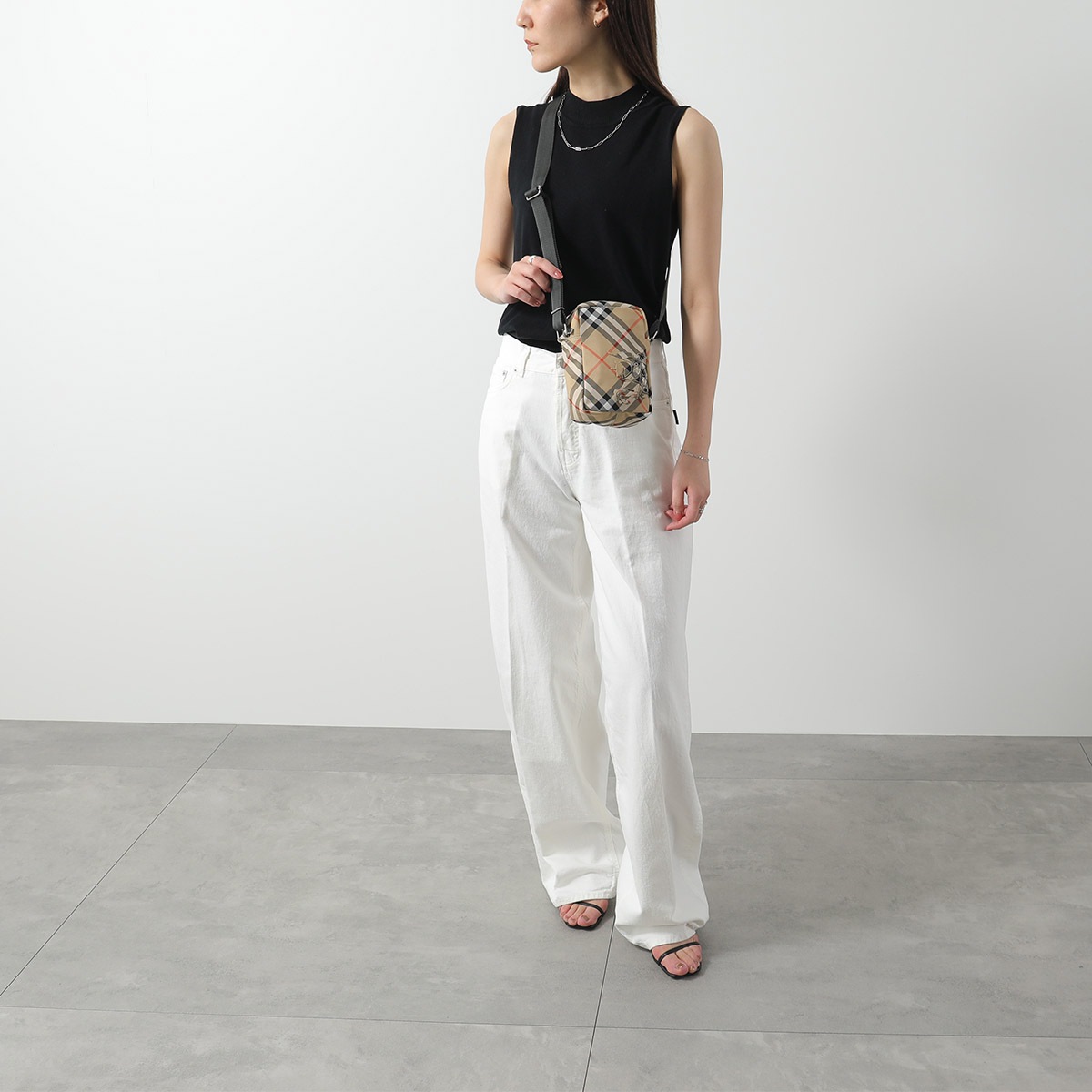 BURBERRY バーバリー フォンケース MS CLASSICS PHONE BAG 8097637 8097636 メンズ レディース ショルダーバッグ バーバリーチェック 鞄 カラー2色 BURBERRY バーバリー フォンケース MS CLASSICS PHONE BAG 8097637 8097636 メンズ レディース ショルダーバッグ バーバリーチェック 鞄 カラー2色