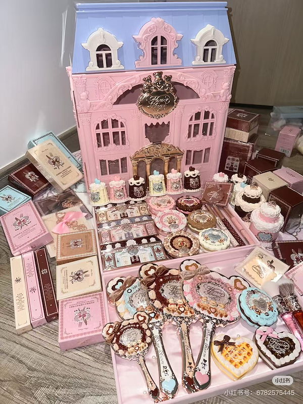 コスメ福袋16点(Perfect Diary、flower knows ほか) コスメ福袋16点(Perfect Diary、flower knows ほか) flowerknows