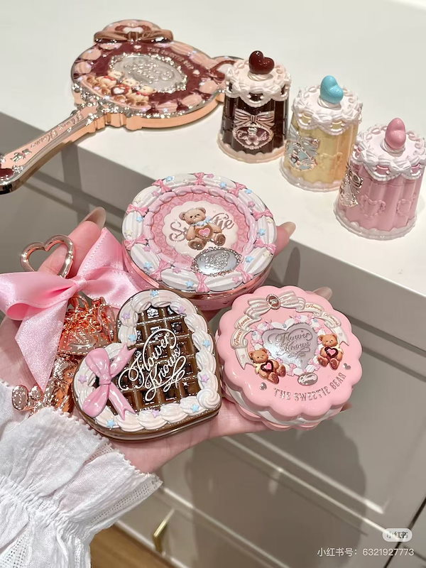 コスメ福袋16点(Perfect Diary、flower knows ほか) コスメ福袋16点(Perfect Diary、flower knows ほか) flowerknows