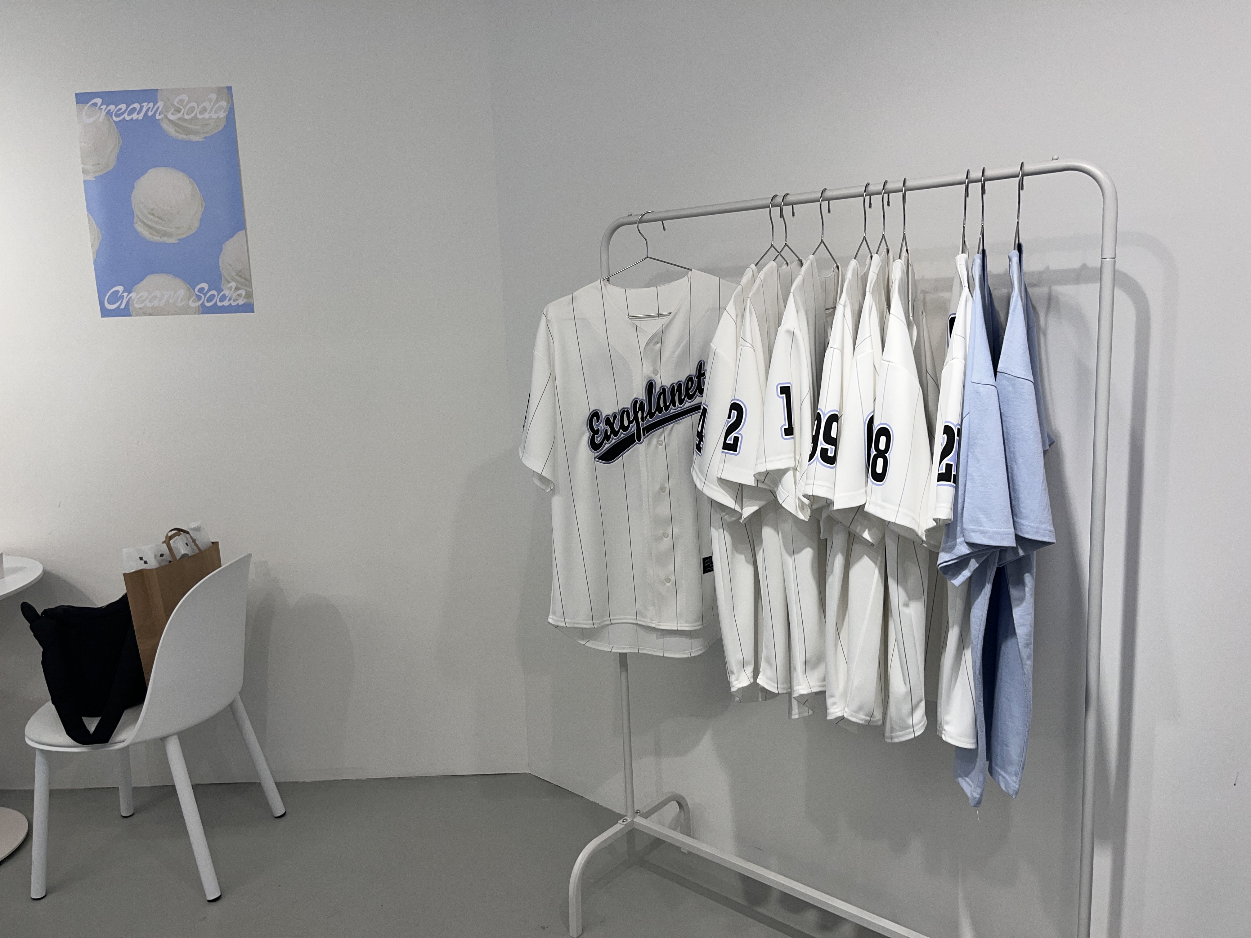 Qoo10] SMエンターテインメント [即時出荷](公式グッズ) EXO CR