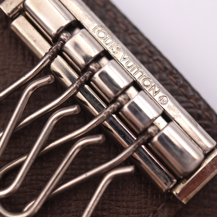 美品 LOUIS VUITTON ルイ ヴィトン キーケース M30528 ミュルティクレ4 タイガ グリズリ シルバー金具 4連 ビトン 本物保証 中古