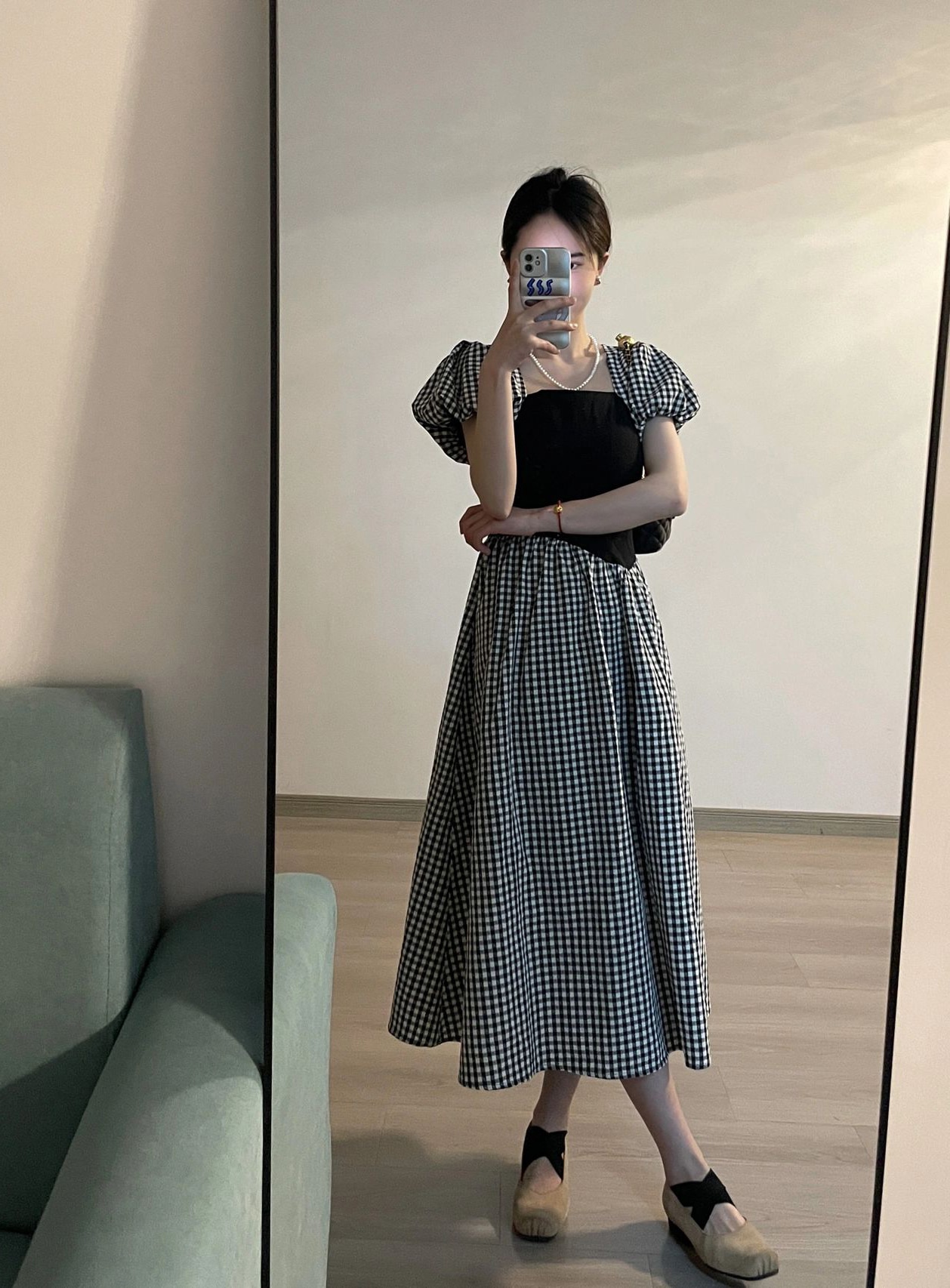 ワンピース レディース ロングワンピース S M L XL 韓国 フレアワンピース ギンガムチェック タック アシンメトリー 変形 スクエアネック 半袖 パフスリーブ ミモレ丈 ギャザー サマードレス