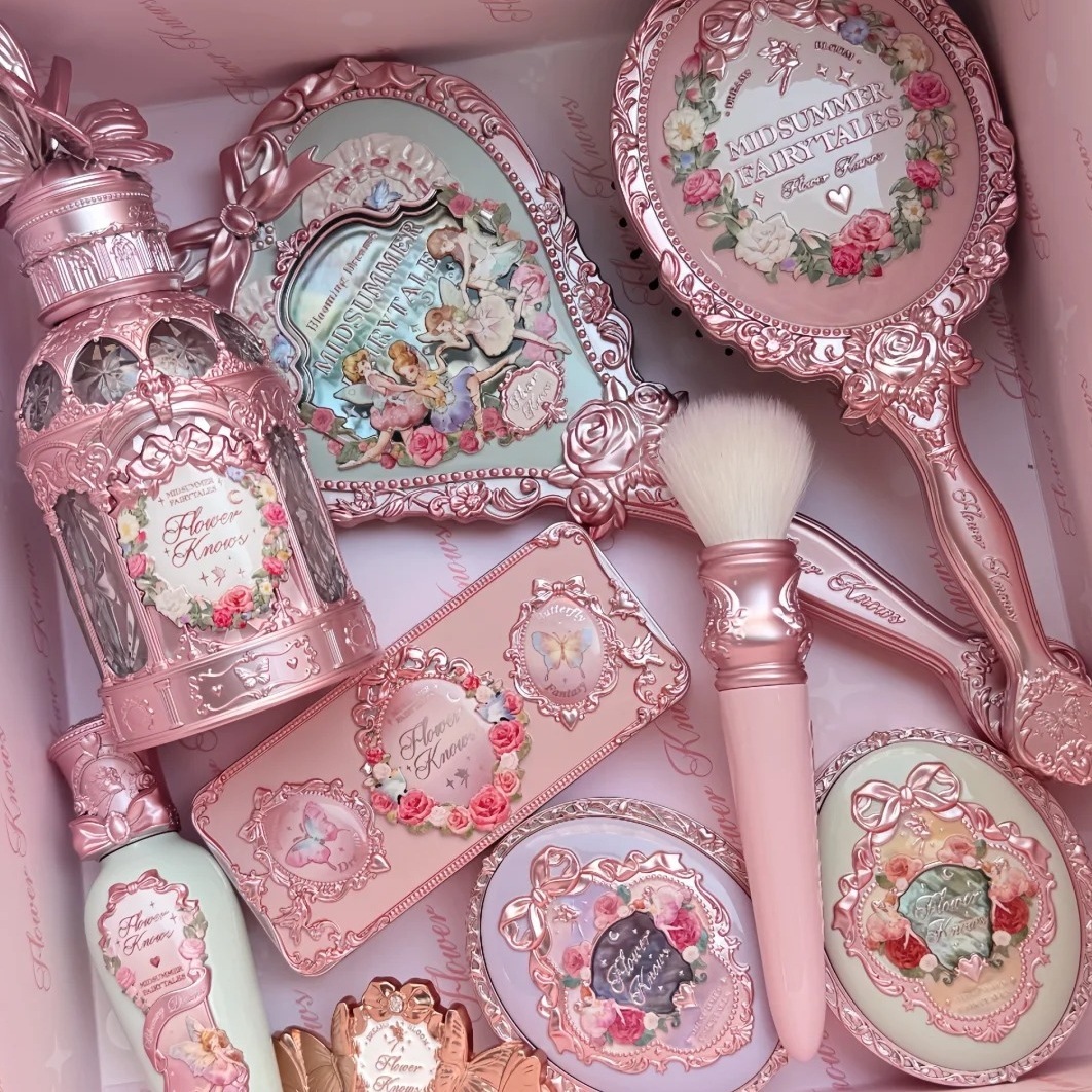 【公式正規品 急速出荷】真夏の夜 コスメセット 新春コスメセット 化粧品 リップ+アイシャドウ+シェーディング+コンシーラー+香水+チーク+グロス+7-9箇景品 誕生日プレゼント 中国 コスメ 福袋 【公式正規品 急速出荷】真夏の夜 コスメセット 新春コスメセット 化粧品 リップ+アイシャドウ+シェーディング+コンシーラー+香水+チーク+グロス+7-9箇景品 誕生日プレゼント 中国 コスメ 福袋