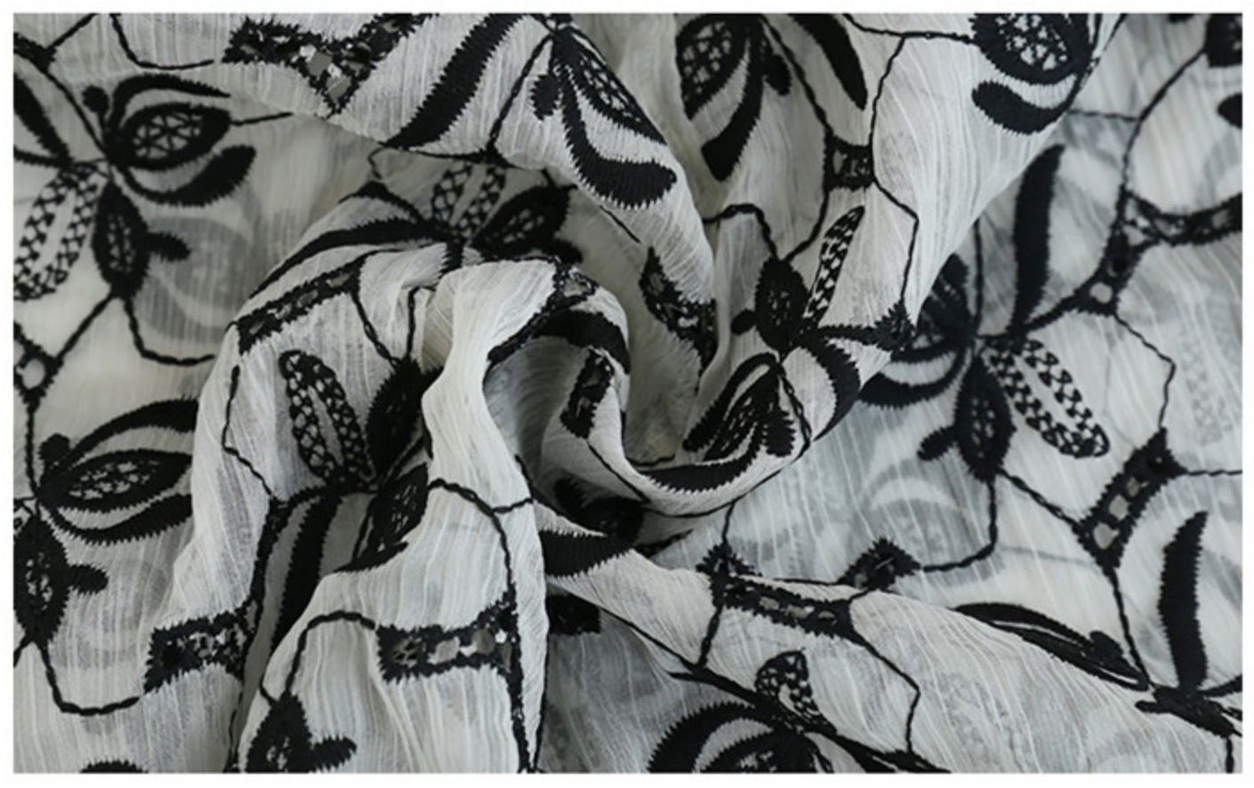 オーガンジー刺繍 ドッキングワンピース レイヤード風ワンピース モノトーン 長袖 ワンピース ドレス レディース カジュアル レディース 可愛い 体型カバー オフィスコーデ. ママコーデ オーガンジー刺繍 ドッキングワンピース レイヤード風ワンピース モノトーン 長袖 ワンピース ドレス レディース カジュアル レディース 可愛い 体型カバー オフィスコーデ. ママコーデ