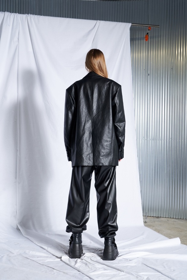 [SPERONE] Over Cracked Leather Blazer