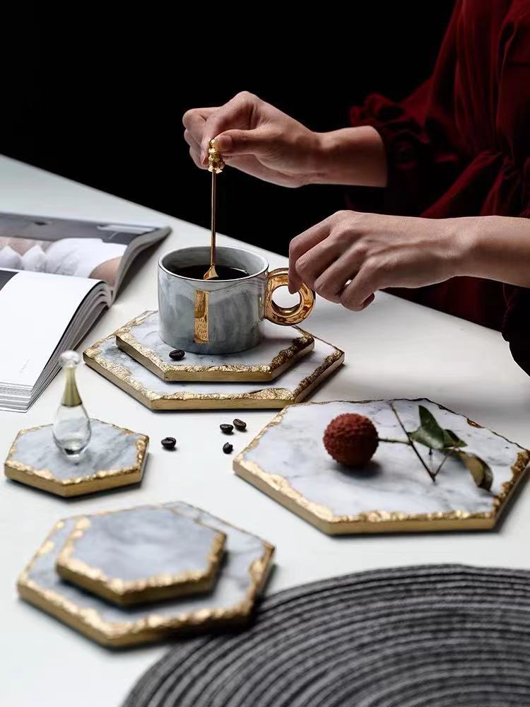 天然大理石のコースター3枚セット おしゃれ かわいい フルーツプレート ディスプレイスタンド デザートプレート 収納トレイ 雑貨 ゴールド 天然大理石のコースター3枚セット おしゃれ かわいい フルーツプレート ディスプレイスタンド デザートプレート 収納トレイ 雑貨 ゴールド