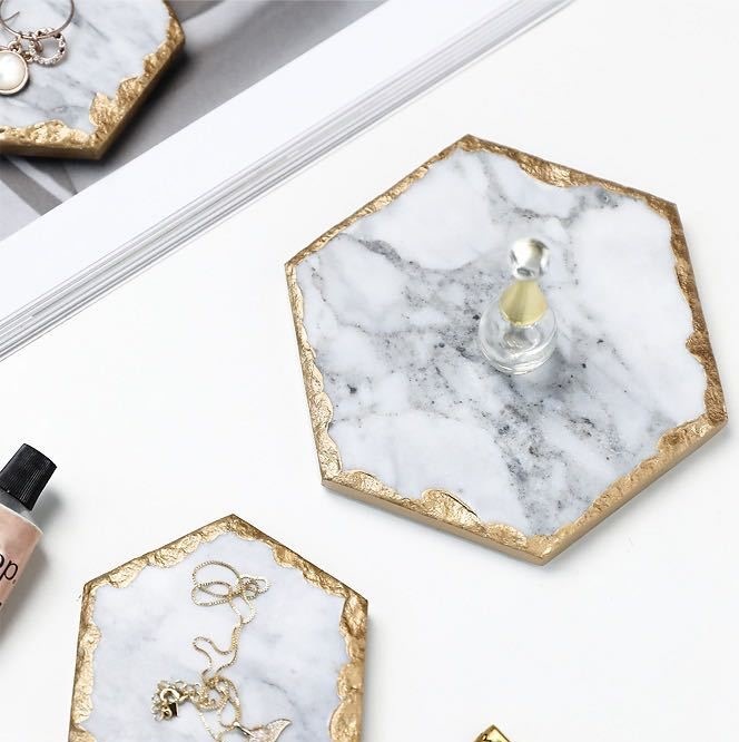 天然大理石のコースター3枚セット おしゃれ かわいい フルーツプレート ディスプレイスタンド デザートプレート 収納トレイ 雑貨 ゴールド 天然大理石のコースター3枚セット おしゃれ かわいい フルーツプレート ディスプレイスタンド デザートプレート 収納トレイ 雑貨 ゴールド