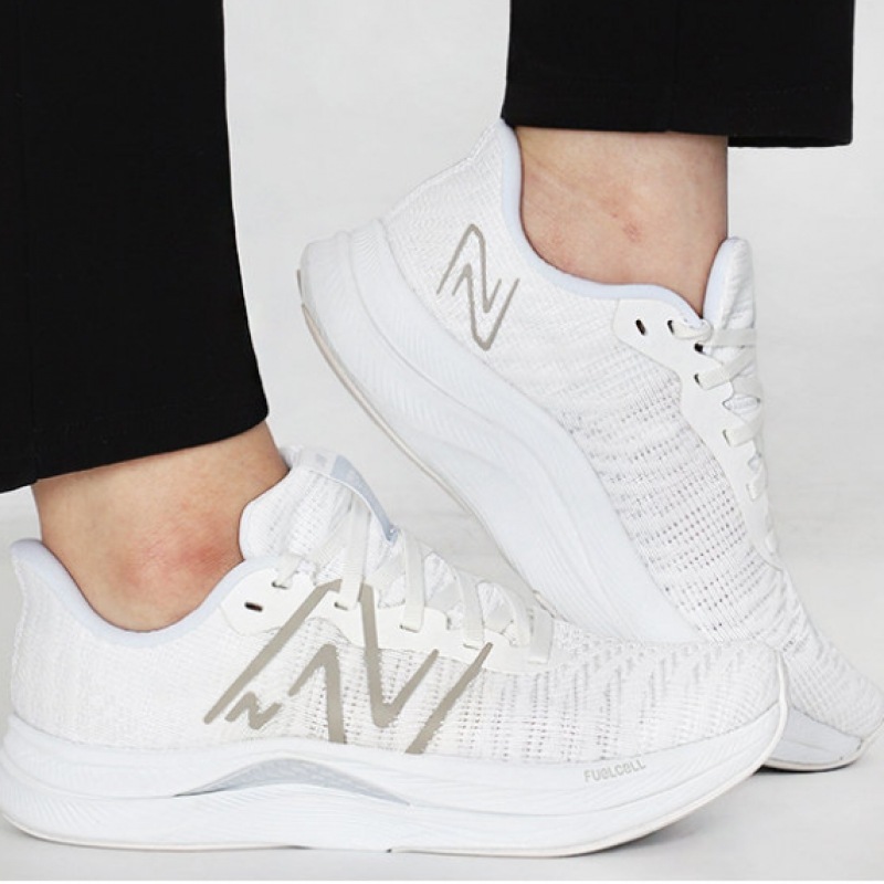 ニューバランスウィメンズスニーカーピュアセルプロペル v4 ニューバランスウィメンズスニーカーピュアセルプロペル v4
