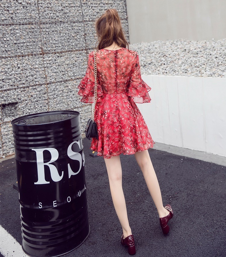 1310．花柄Ａラインミニドレス（レッド）　パーティドレス 結婚式 二次会 お呼ばれ 大人 かわいい