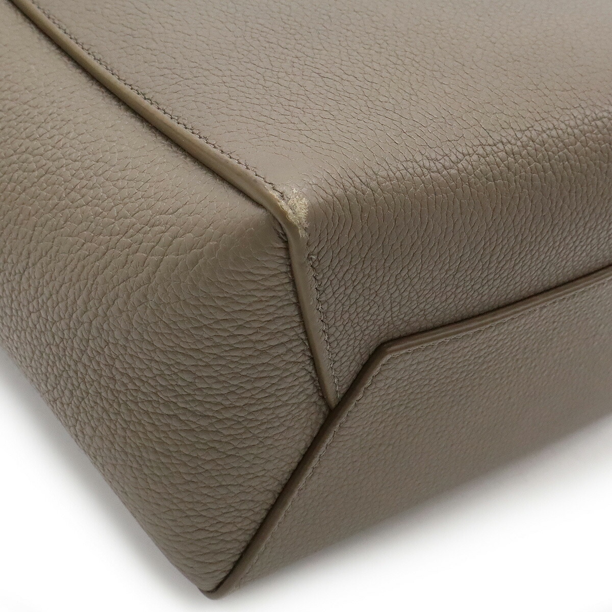 サングル バケットスモール ショルダーバッグ ワンショルダー セミショルダー 肩掛け レザー グレージュ ゴールド金具 18930 サングル バケットスモール ショルダーバッグ ワンショルダー セミショルダー 肩掛け レザー グレージュ ゴールド金具 18930