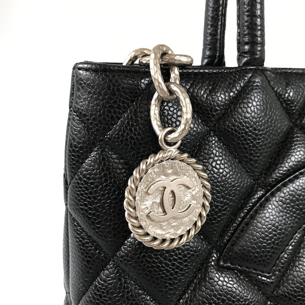 Qoo10] CHANEL 復刻トート シルバー金具 ブラック キャ