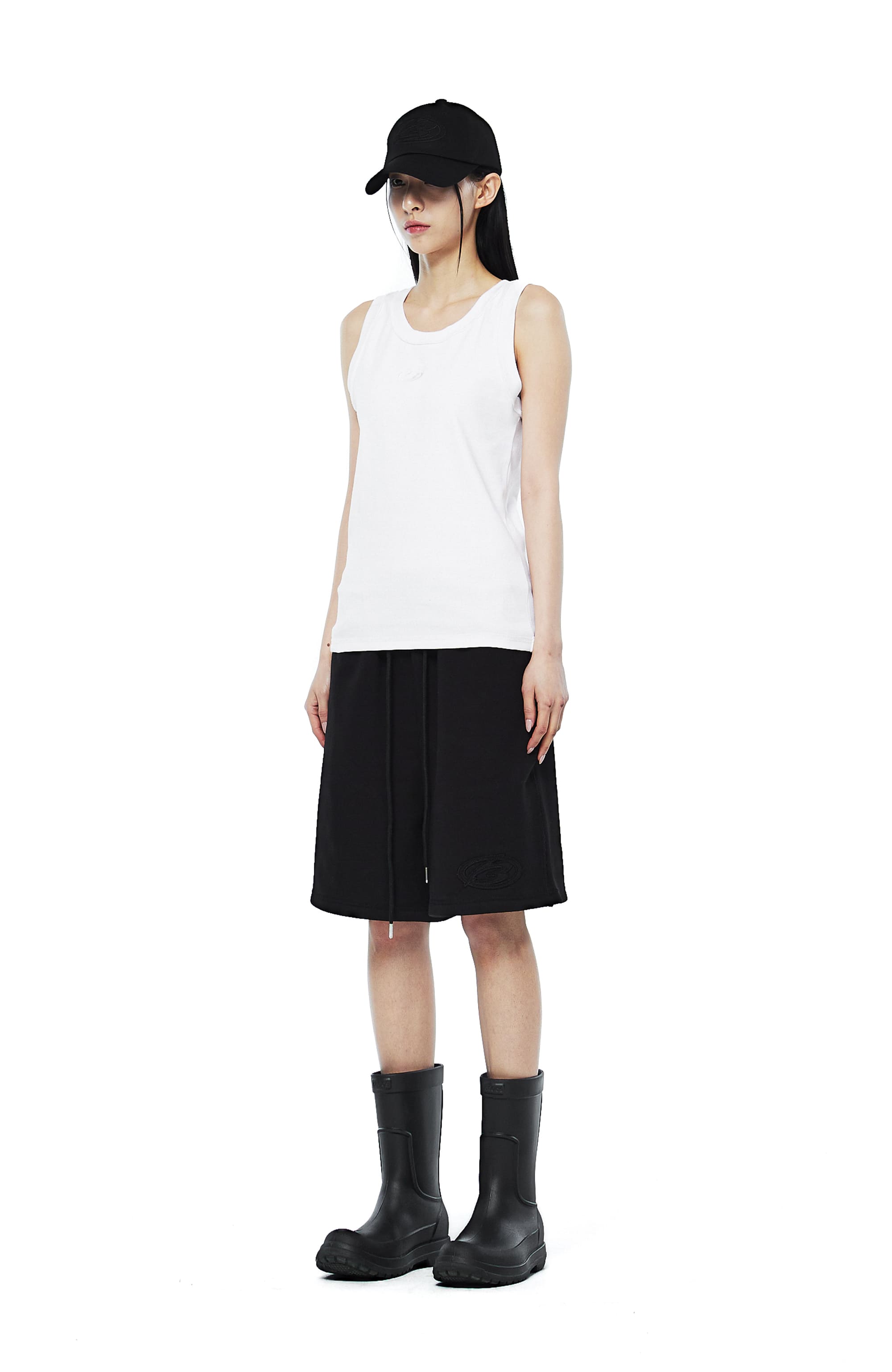 [MORE THAN BLACK] CUT OFF SLEEVELESS