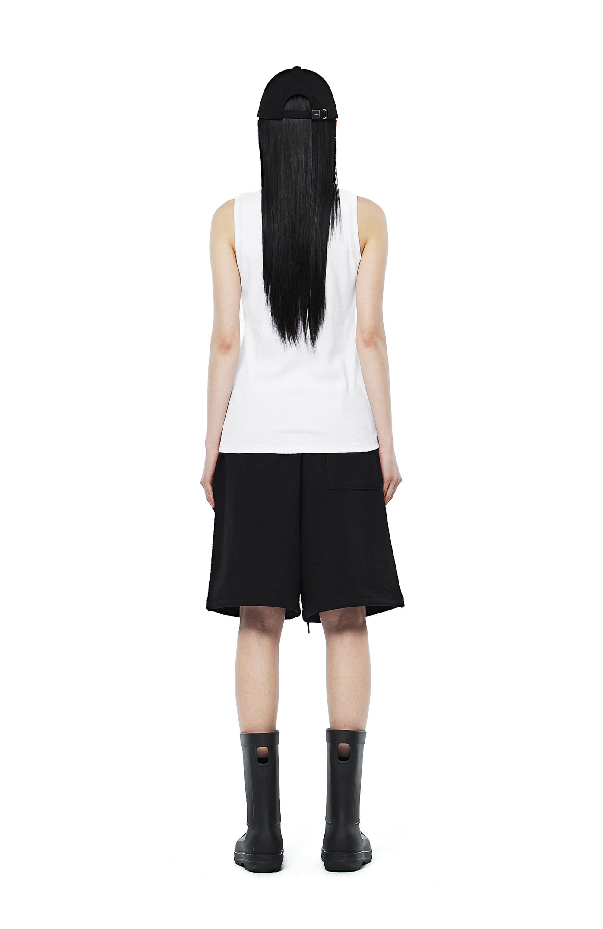 [MORE THAN BLACK] CUT OFF SLEEVELESS