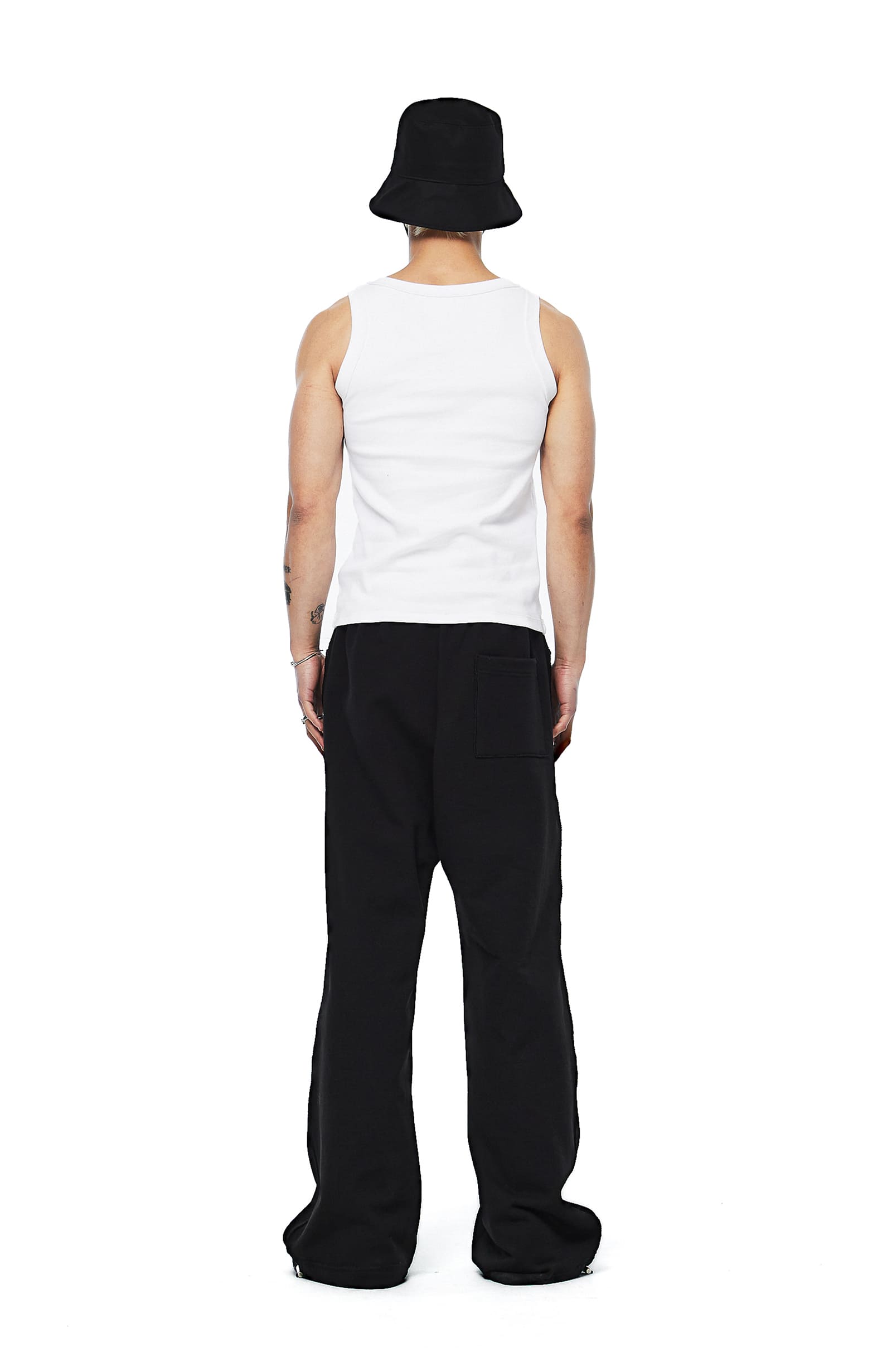 [MORE THAN BLACK] CUT OFF SLEEVELESS