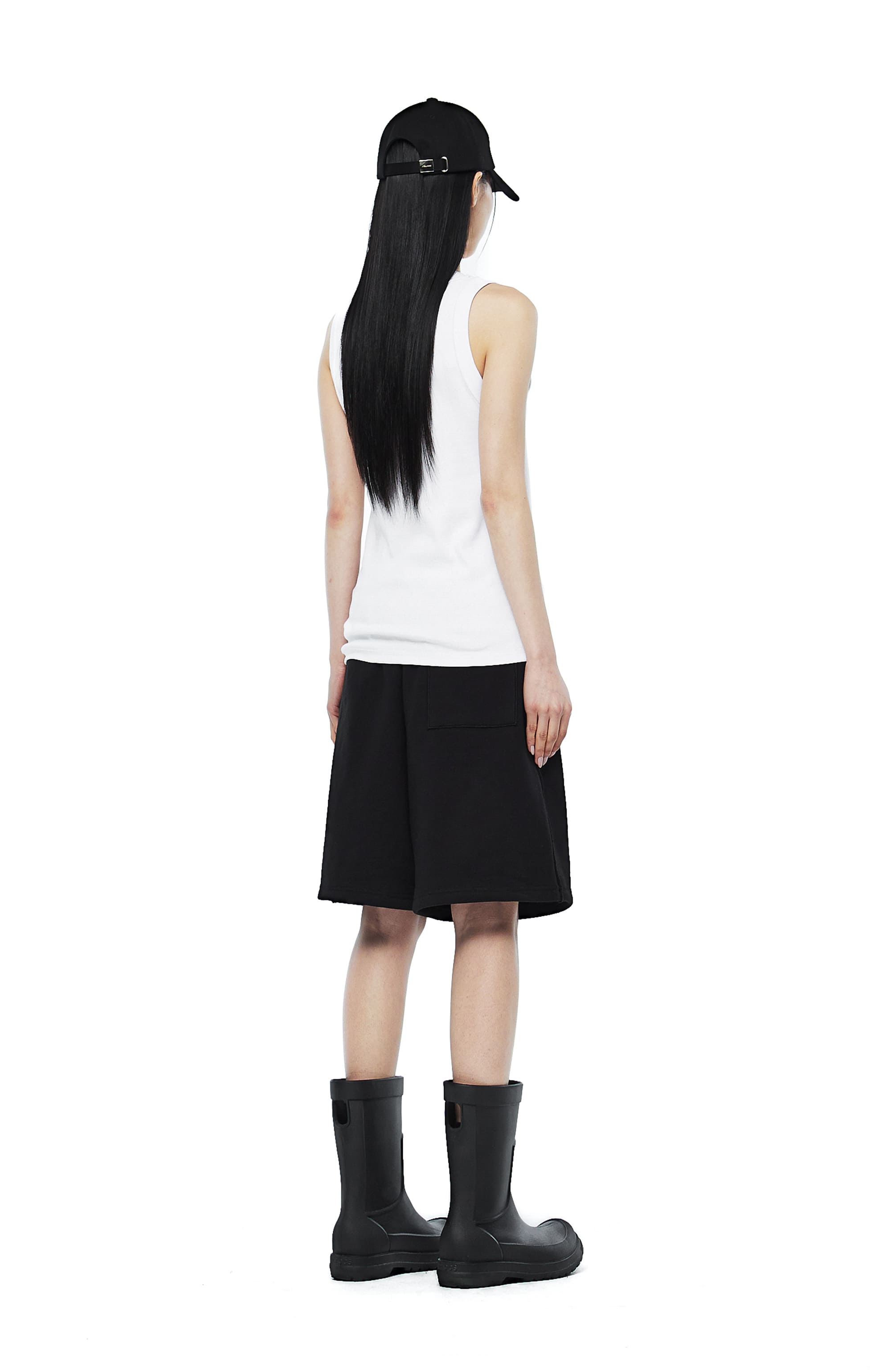 [MORE THAN BLACK] CUT OFF SLEEVELESS