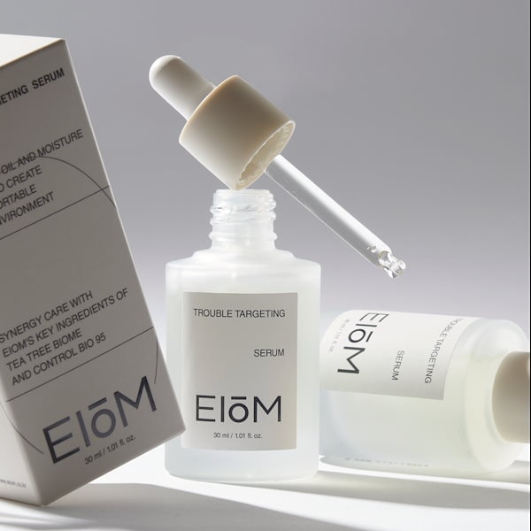 Qoo10] EIoM 【ギフト付き】【さよならトラブル】 トラ