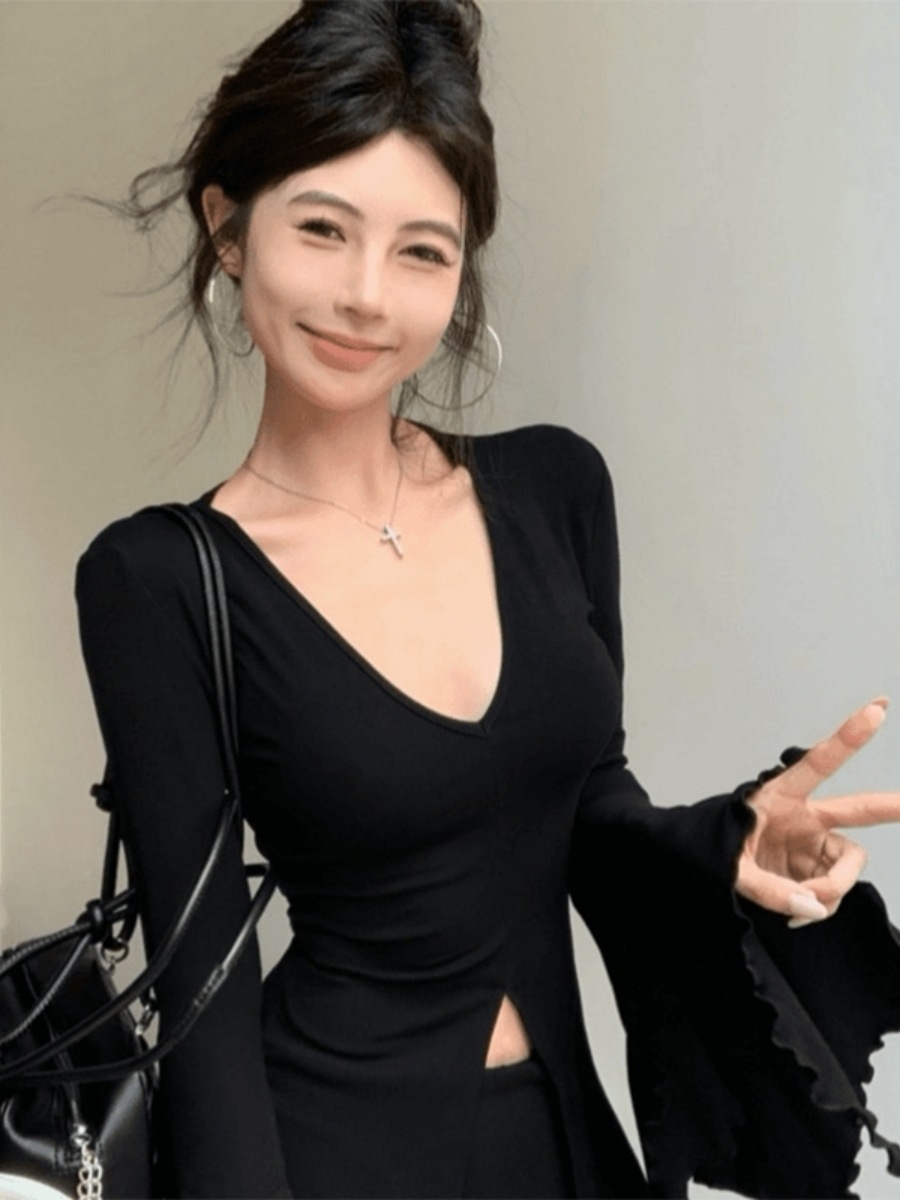 女性の春夏スーツを着て合わせる米国式の辣妹風純欲修身顕やせやせスリット上着ラッパズボンのスーツ 女性の春夏スーツを着て合わせる米国式の辣妹風純欲修身顕やせやせスリット上着ラッパズボンのスーツ