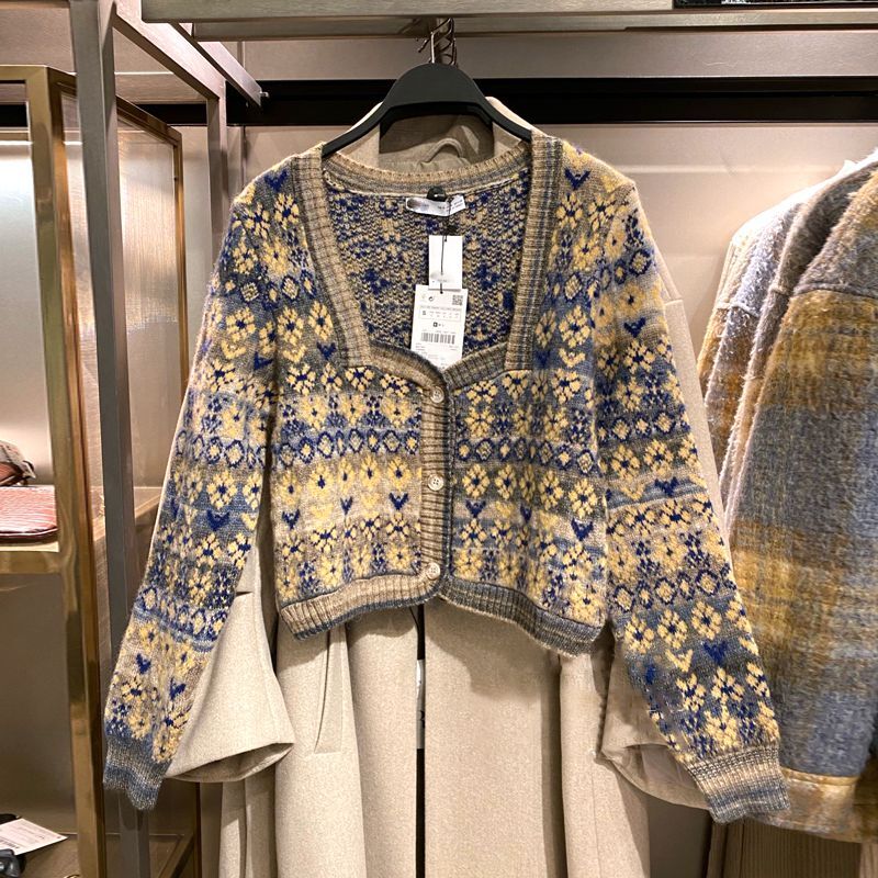 2色 レトロ風 トップス ニット カーディガン レディース 秋冬 かわいい カジュアル ショート ショート丈 長袖 萌袖 Vネック スクエアネック ワンショル BIGシルエット ゆったり 刺繍 前開き 2色 レトロ風 トップス ニット カーディガン レディース 秋冬 かわいい カジュアル ショート ショート丈 長袖 萌袖 Vネック スクエアネック ワンショル BIGシルエット ゆったり 刺繍 前開き