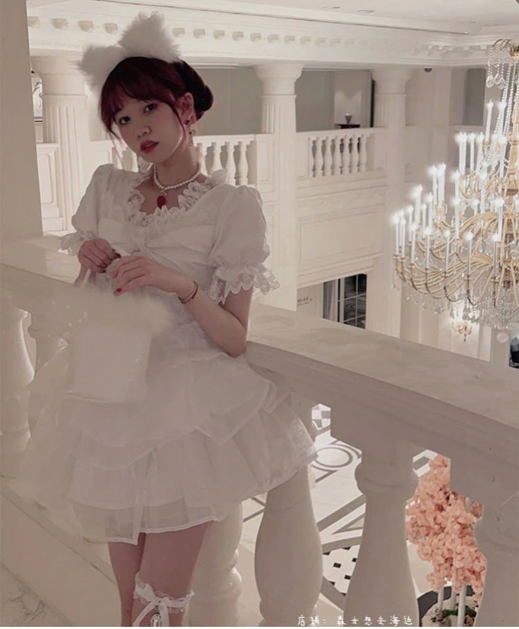 【今季トレンド】日本の甘いロリータ活力ウエスト薄いレースの襟プリンセスふわふわドレスショートスカート女性の春と夏 moncheryl.com